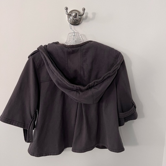 Mike&Chris Crop Hooded Sweater - Picture 2 of 3